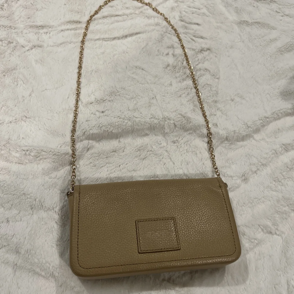 Marc By Marc Jacobs Tan Mini Crossbody with Gold Chain - Picture 2 of 4